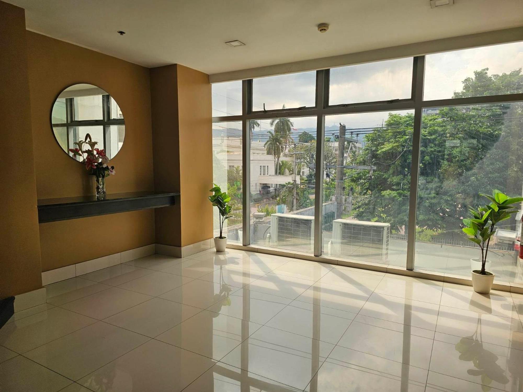 Cebu Capitol Central Hotel & Suites Powered By Cocotel Экстерьер фото